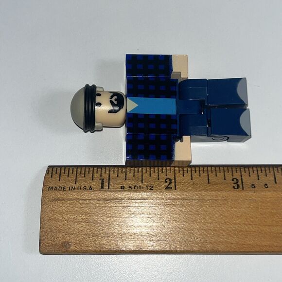 Roblox Apocalypse Rising Survivor action figure 3” - Picture 3 of 3